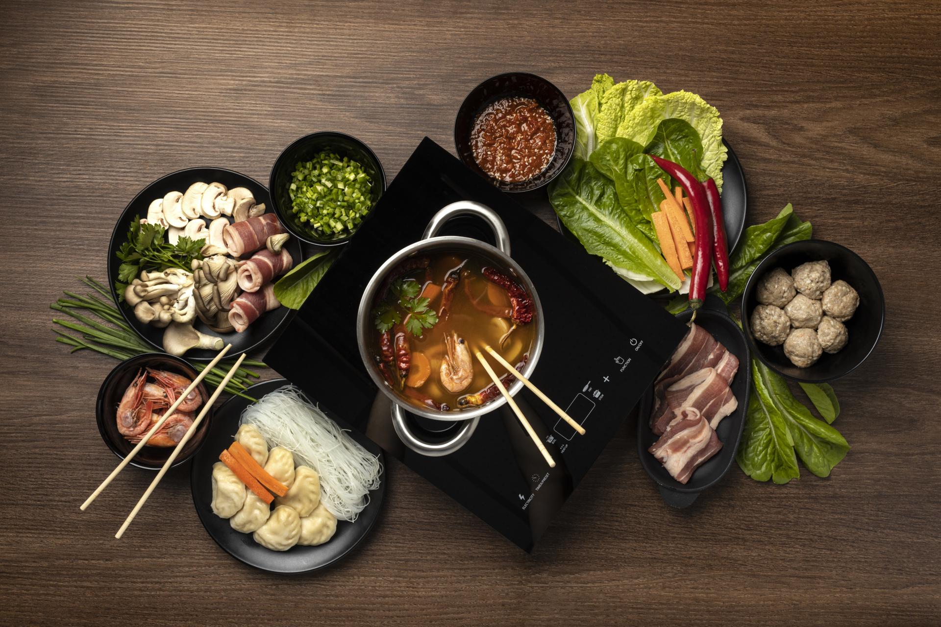 Lẩu thái hải sản nấm chua cay